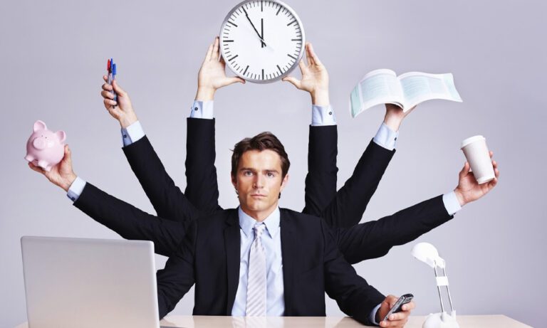 Trabalhar e estudar é possível, saiba como!