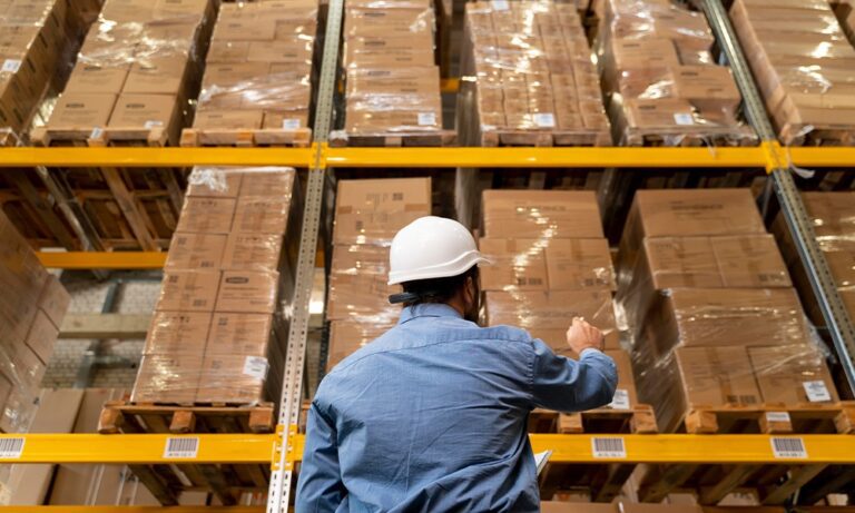 Logística: saiba tudo sobre essa profissão em ascensão no mercado.